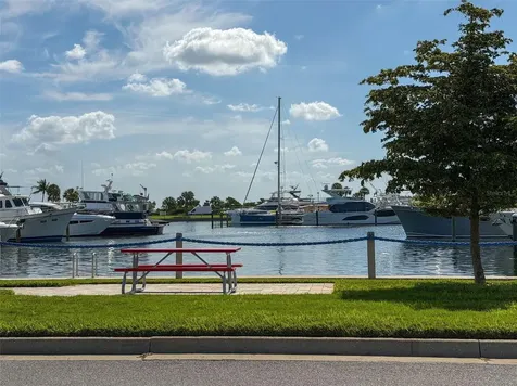 2013 Harbour Links Drive Longboat Key FL 34228