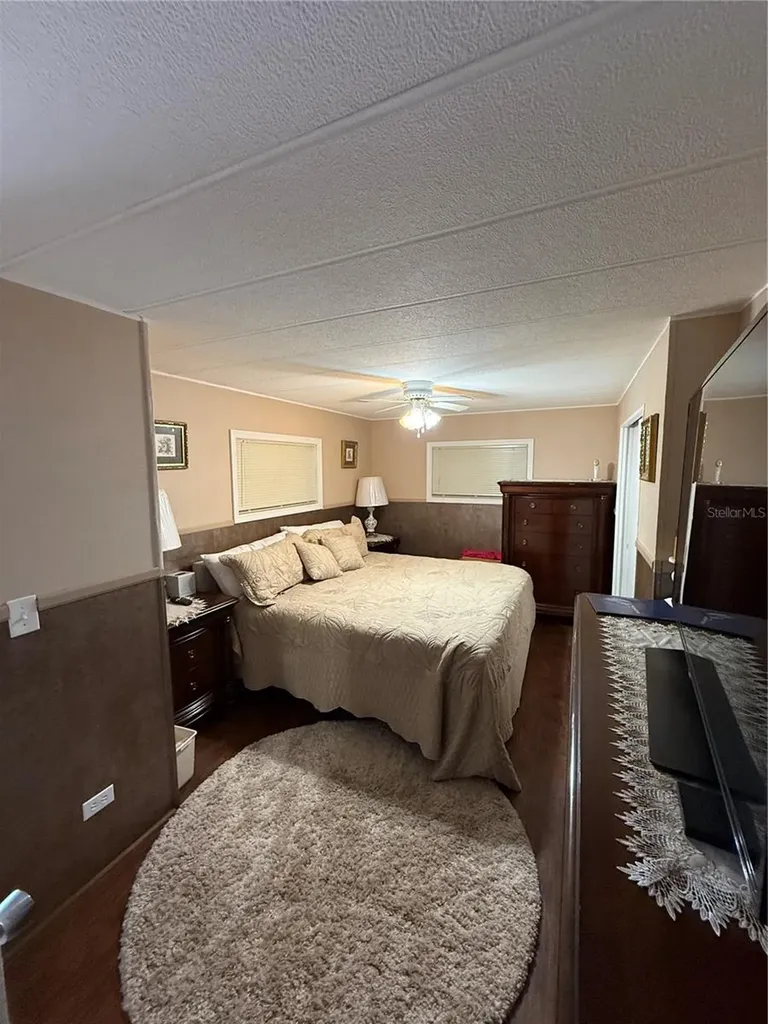 7880 54th Avenue N St Petersburg FL 33709