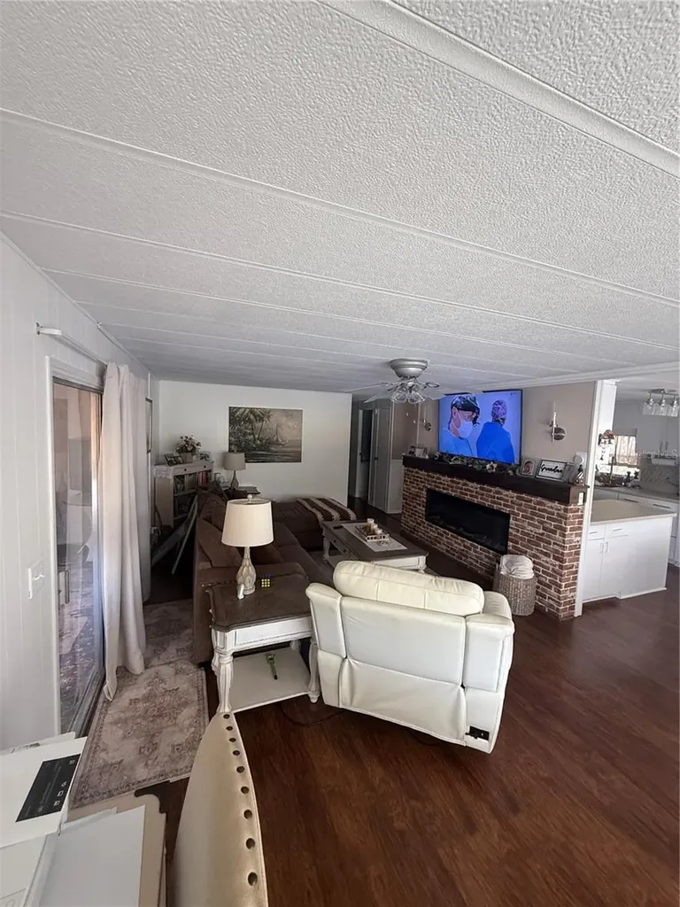 7880 54th Avenue N St Petersburg FL 33709