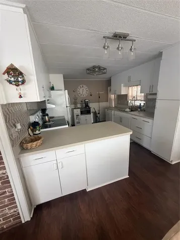 7880 54th Avenue N St Petersburg FL 33709