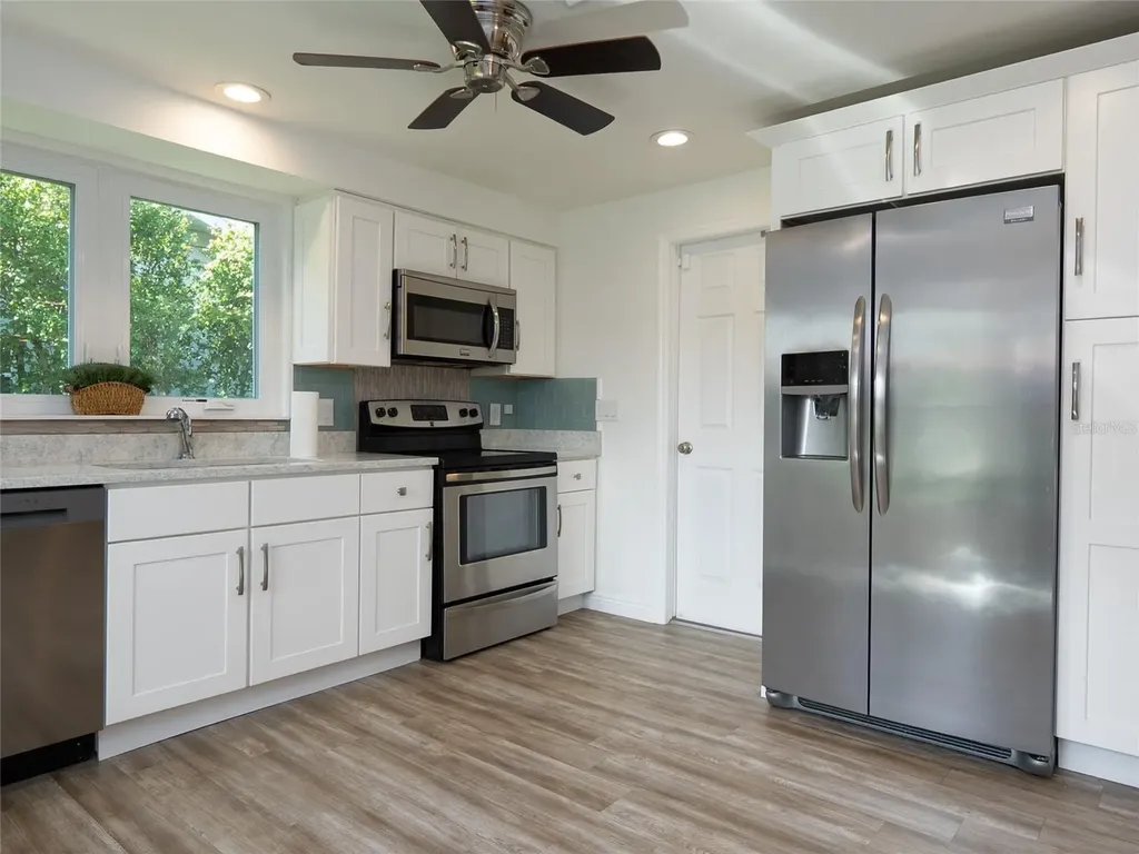 3140 Bay Shore Road Sarasota FL 34234