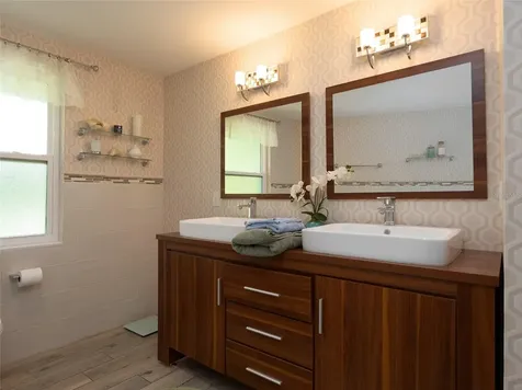 3140 Bay Shore Road Sarasota FL 34234
