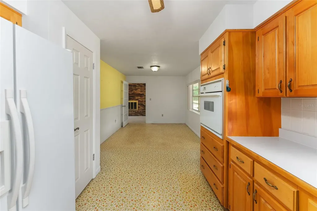 415 SE Adams Street High Springs FL 32643