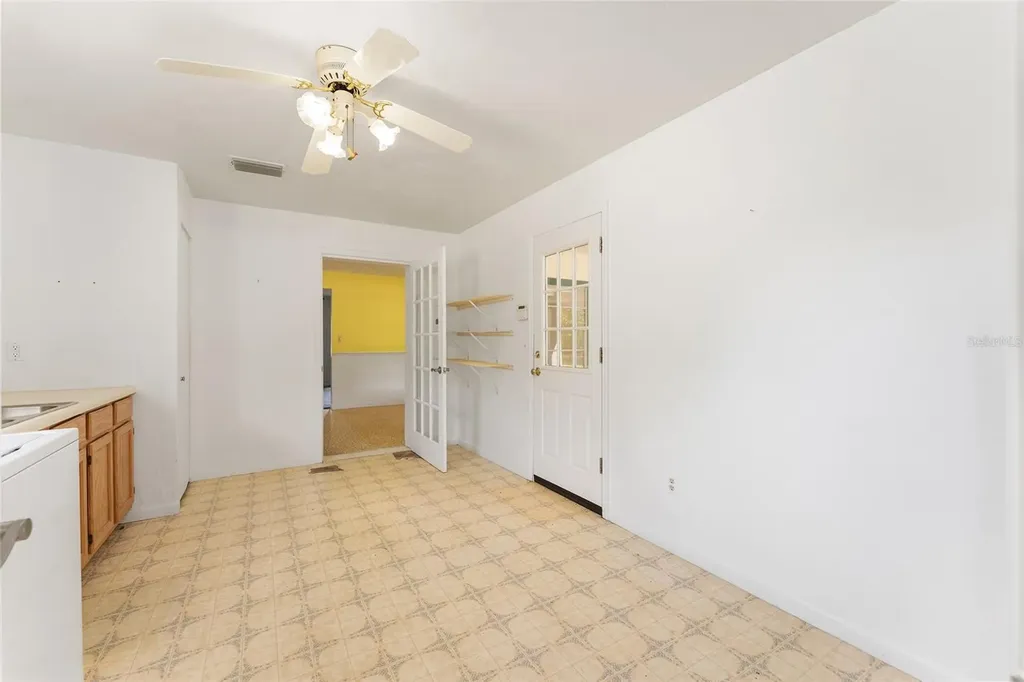 415 SE Adams Street High Springs FL 32643