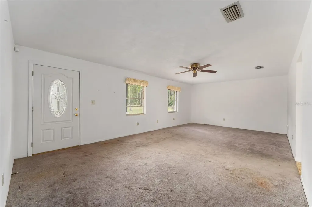 415 SE Adams Street High Springs FL 32643
