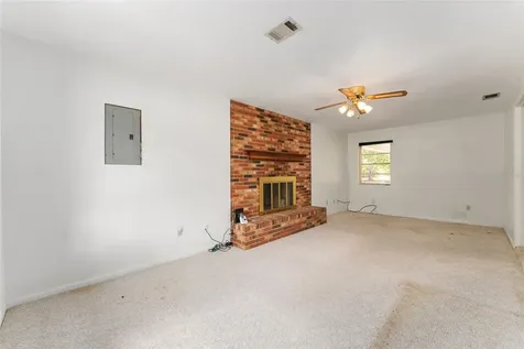 415 SE Adams Street High Springs FL 32643