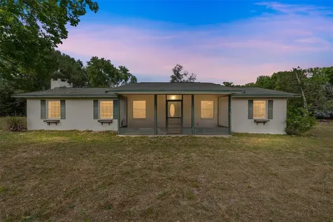 415 SE Adams Street High Springs FL 32643