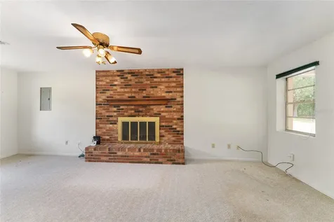 415 SE Adams Street High Springs FL 32643