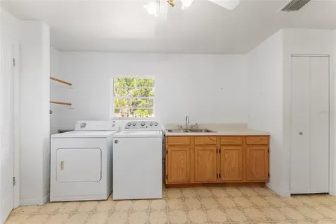 415 SE Adams Street High Springs FL 32643