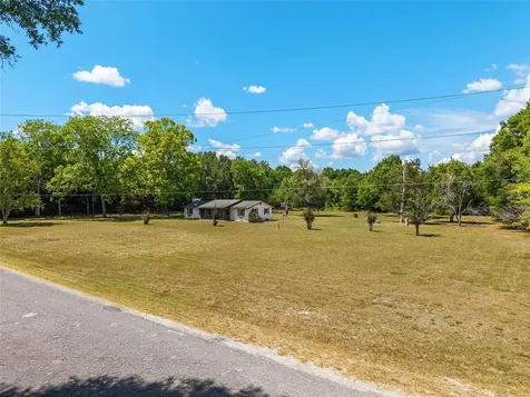 415 SE Adams Street High Springs FL 32643