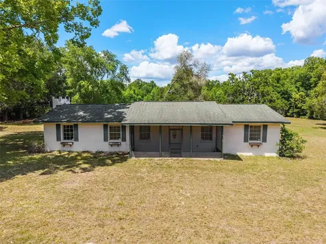 415 SE Adams Street High Springs FL 32643