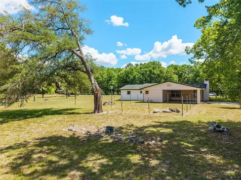 415 SE Adams Street High Springs FL 32643