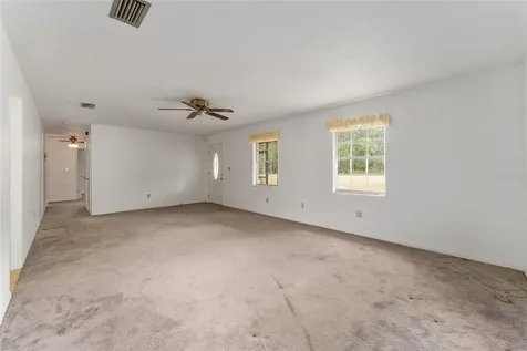 415 SE Adams Street High Springs FL 32643