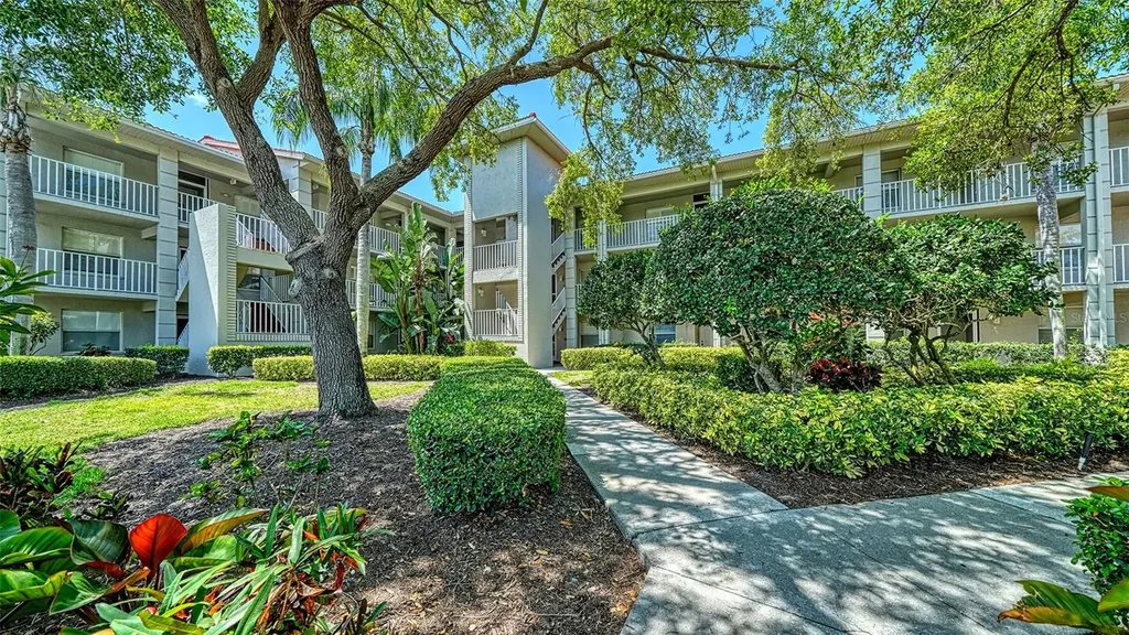 9330 Clubside Circle Sarasota FL 34238