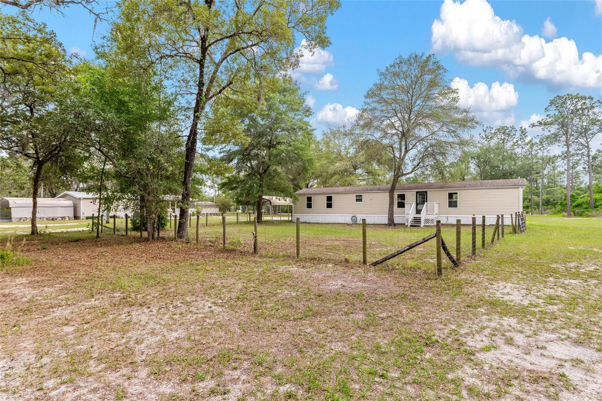 8535 SW 155th Street Dunnellon FL 34432