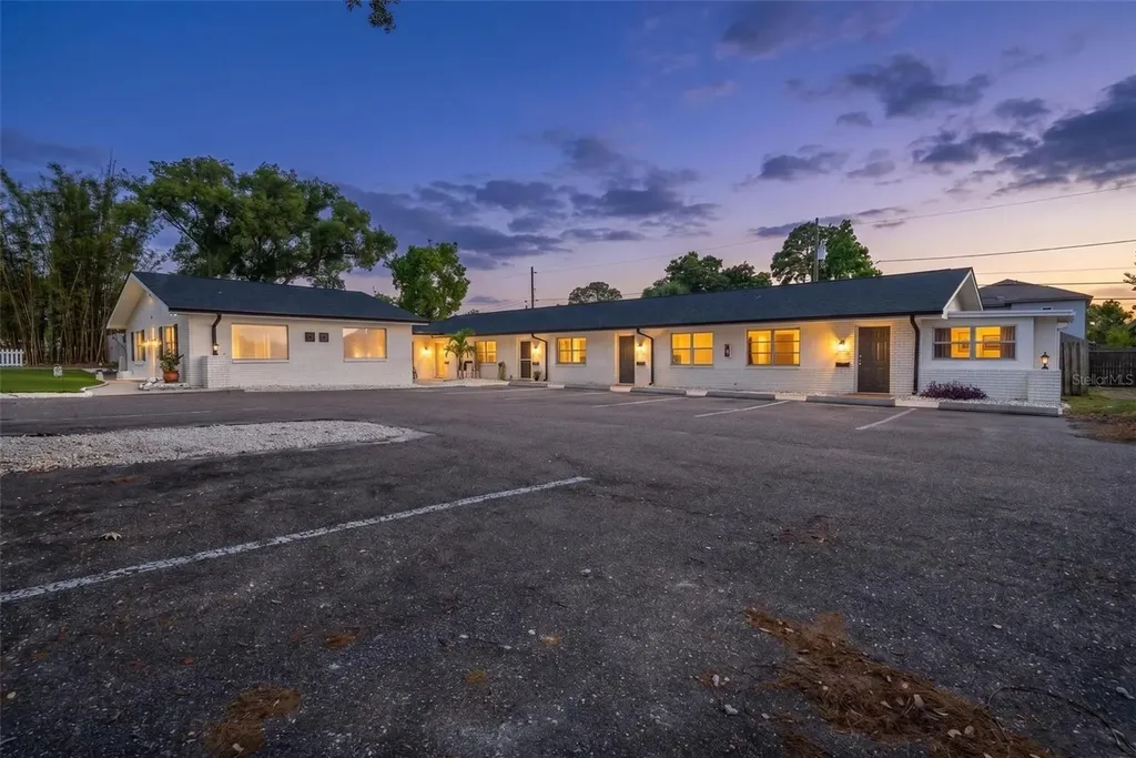 535 32nd Avenue N St Petersburg FL 33704