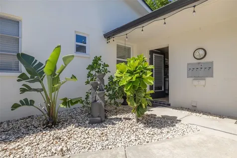535 32nd Avenue N St Petersburg FL 33704