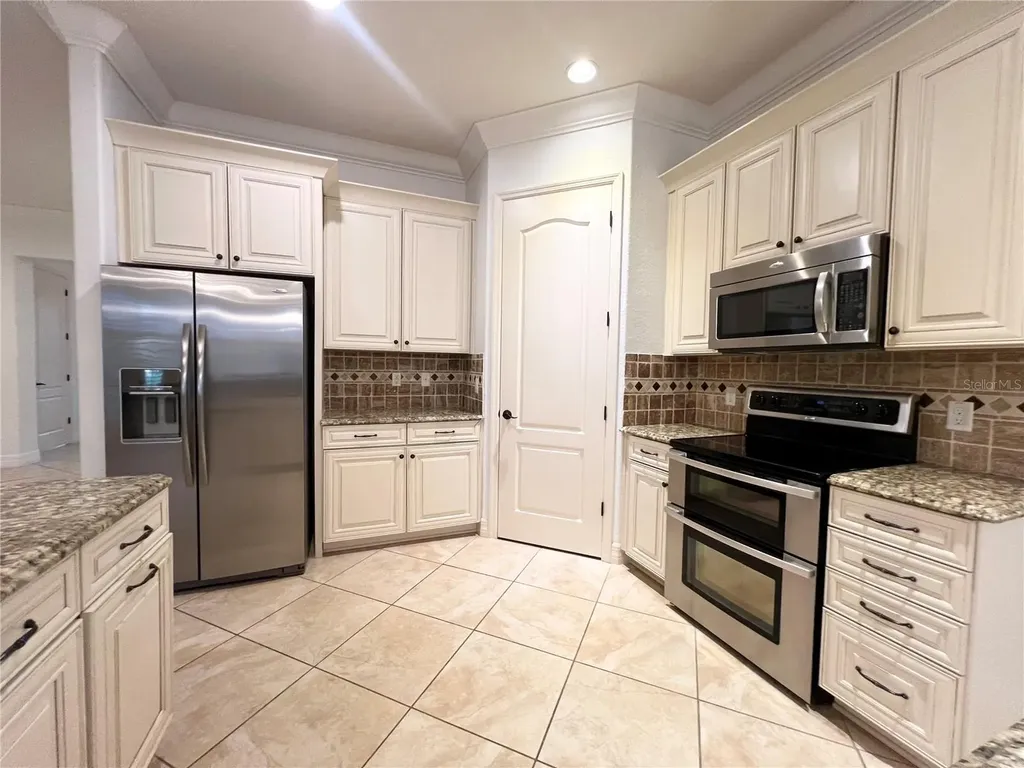 8213 Prestbury Drive Orlando FL 32832