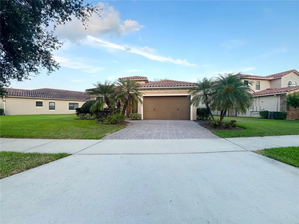 8213 Prestbury Drive Orlando FL 32832