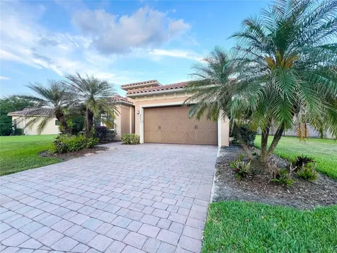 8213 Prestbury Drive Orlando FL 32832