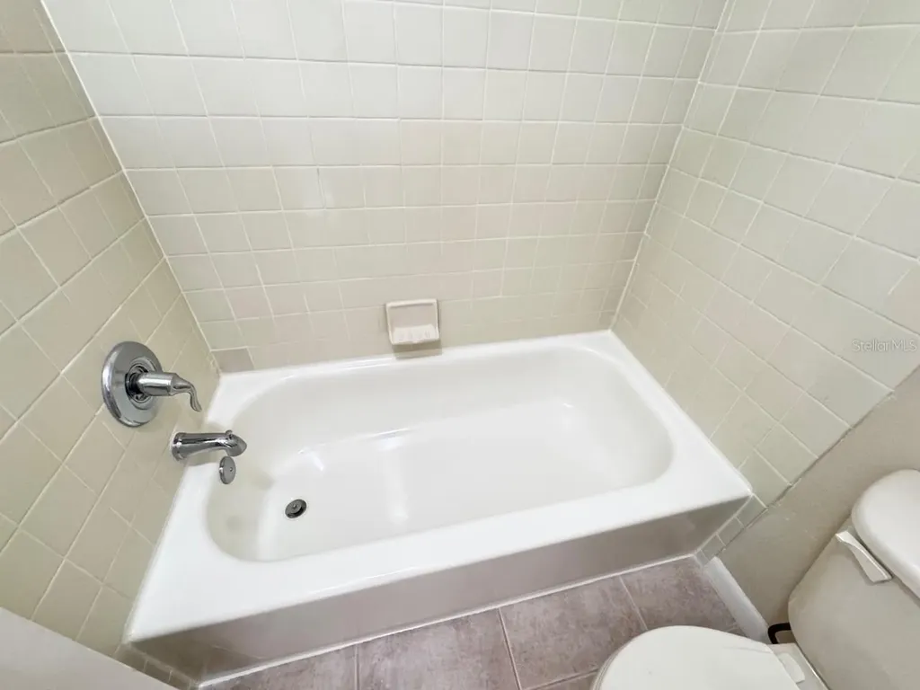 10128 Lake Oak Circle Tampa FL 33624