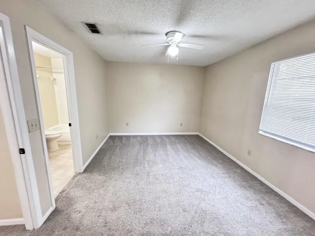 10128 Lake Oak Circle Tampa FL 33624