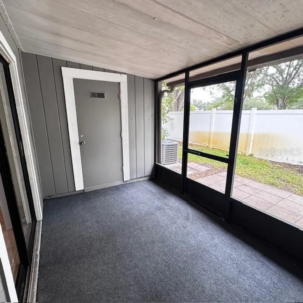 10128 Lake Oak Circle Tampa FL 33624