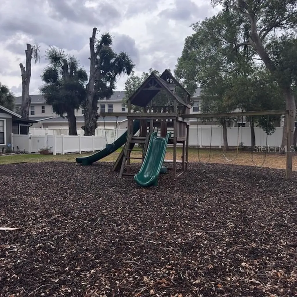 10128 Lake Oak Circle Tampa FL 33624