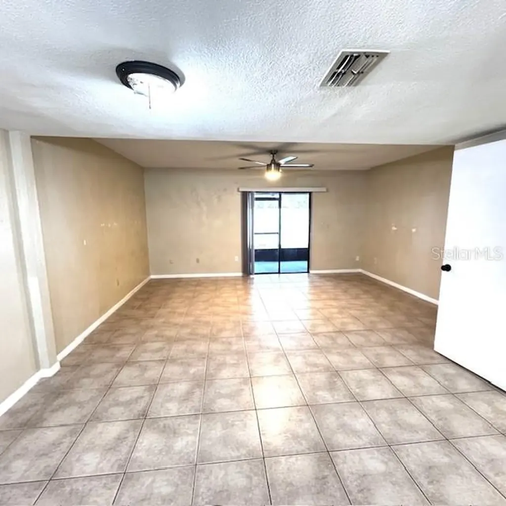 10128 Lake Oak Circle Tampa FL 33624