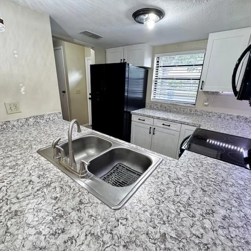10128 Lake Oak Circle Tampa FL 33624