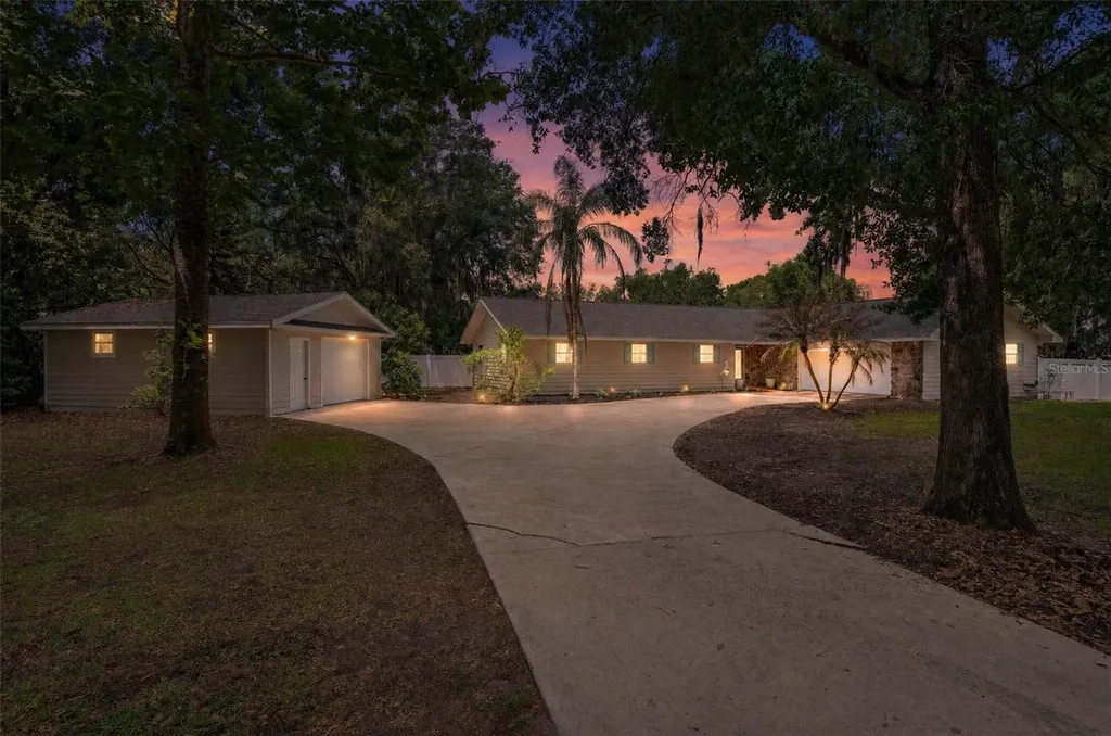 18425 State Road 44 Eustis FL 32736