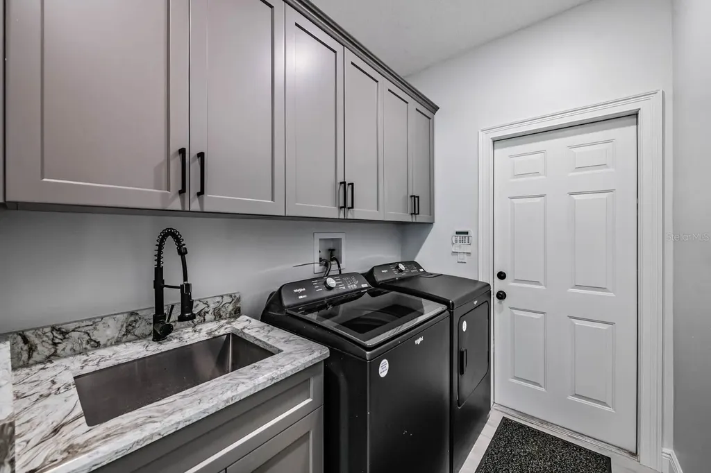 17833 Hyland Lane Dade City FL 33523