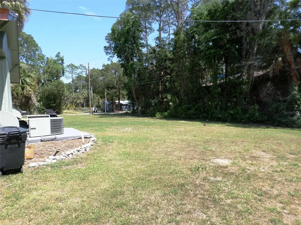 6005 Highway 40 W Yankeetown FL 34498