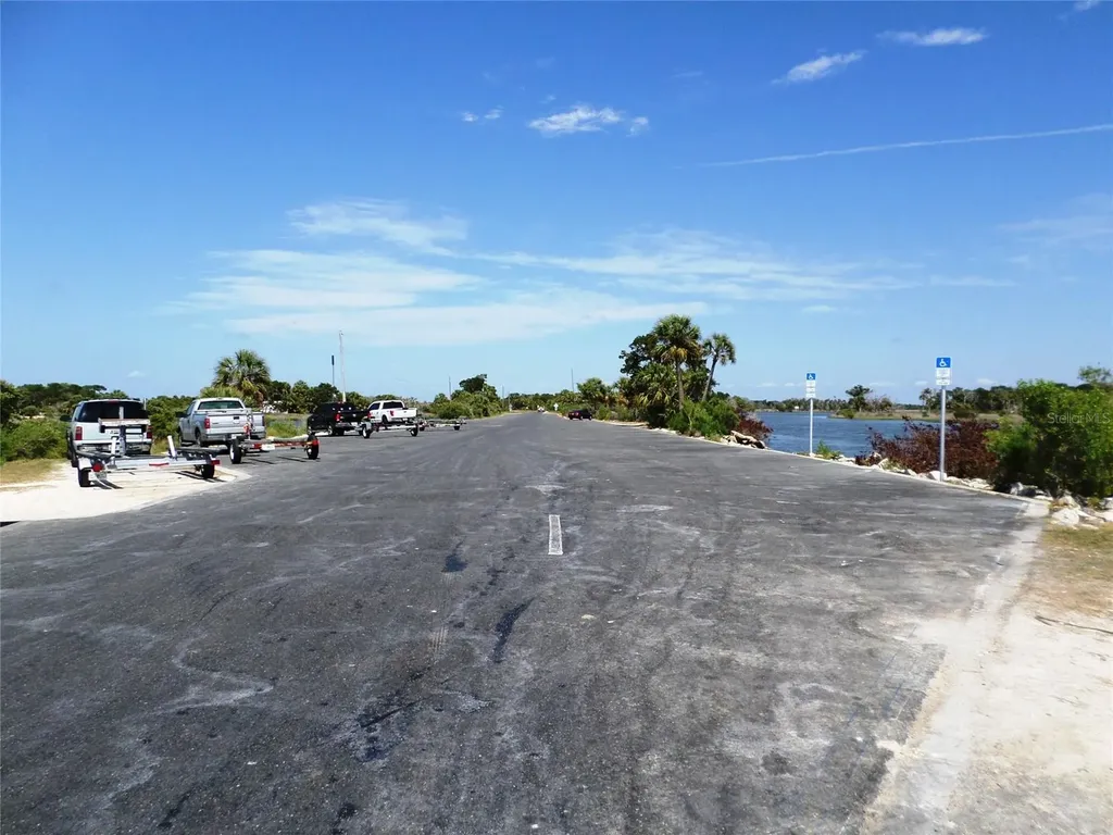 6005 Highway 40 W Yankeetown FL 34498