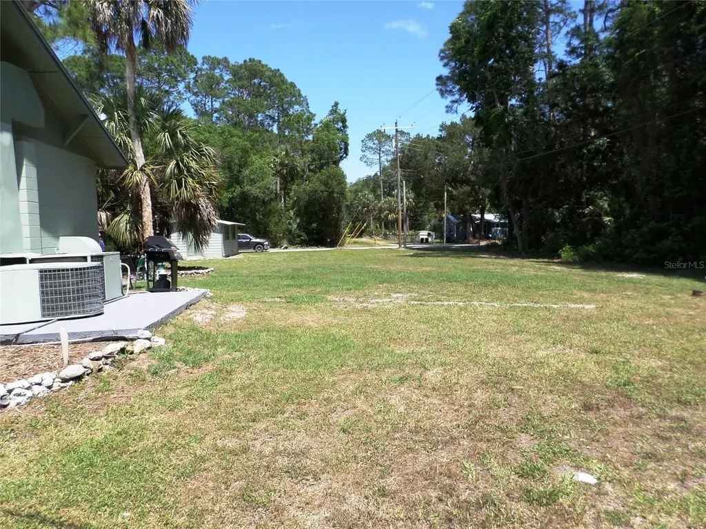 6005 Highway 40 W Yankeetown FL 34498