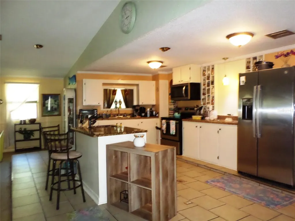 6005 Highway 40 W Yankeetown FL 34498