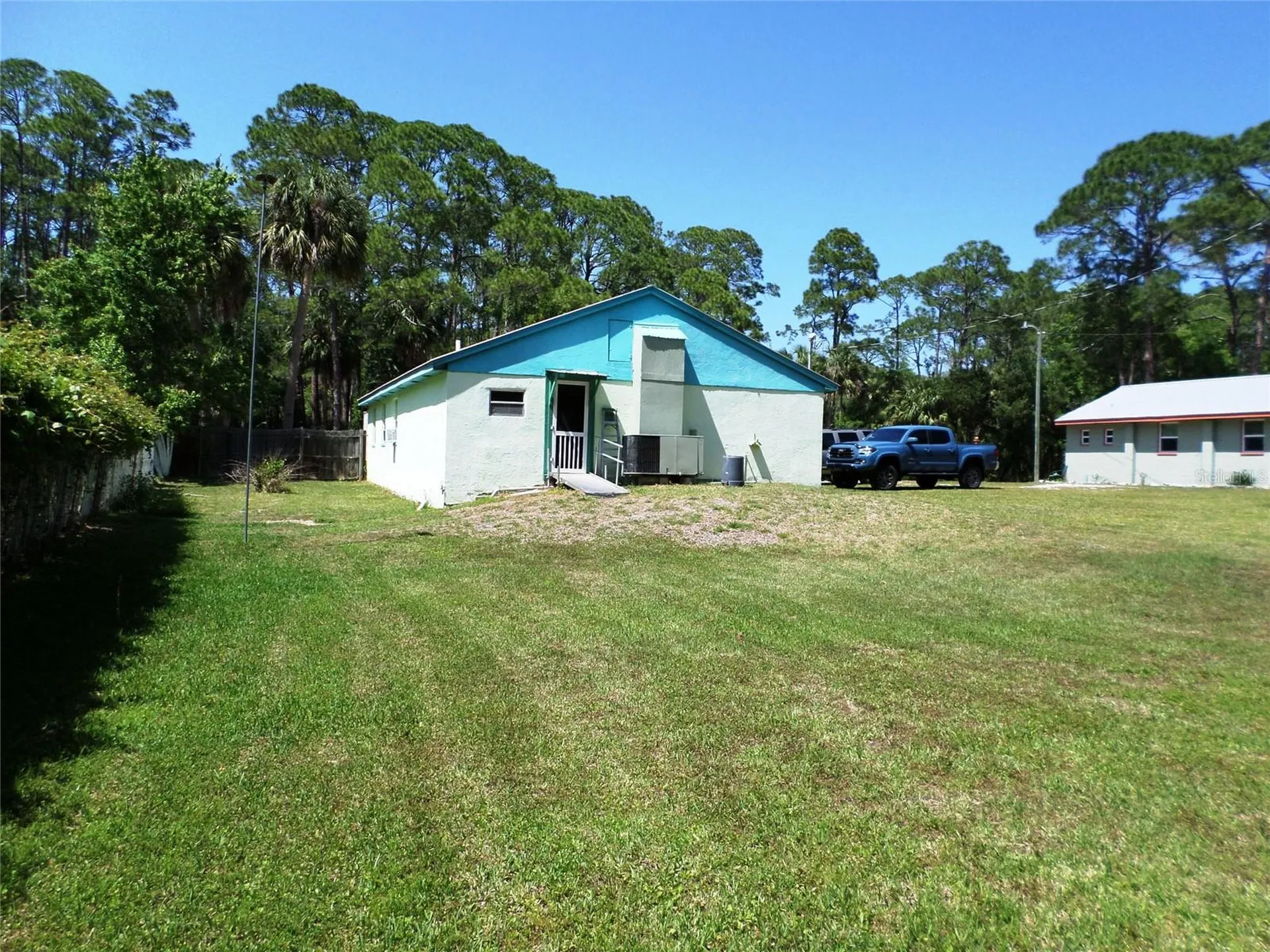6005 Highway 40 W Yankeetown FL 34498