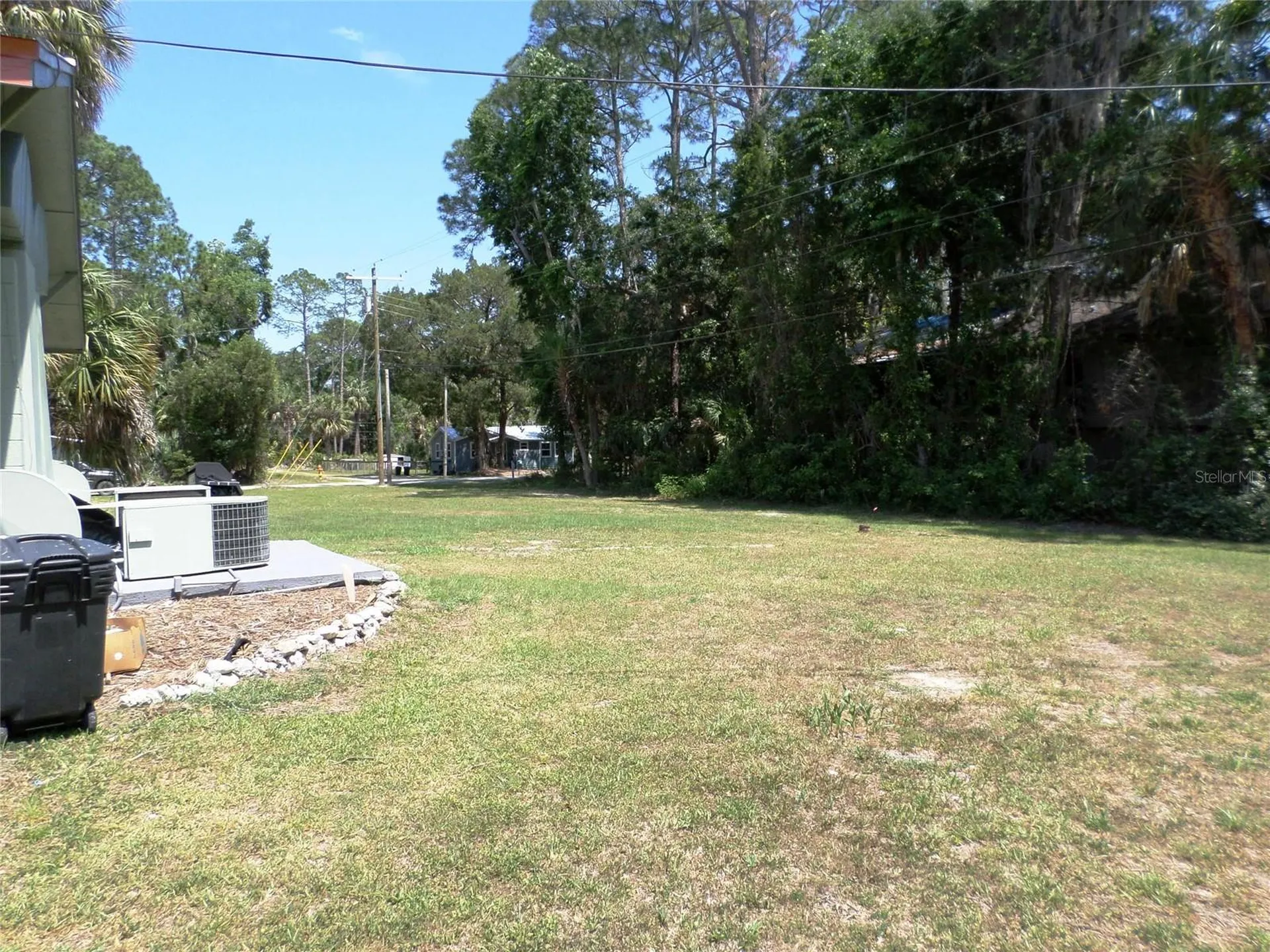 6005 Highway 40 W Yankeetown FL 34498