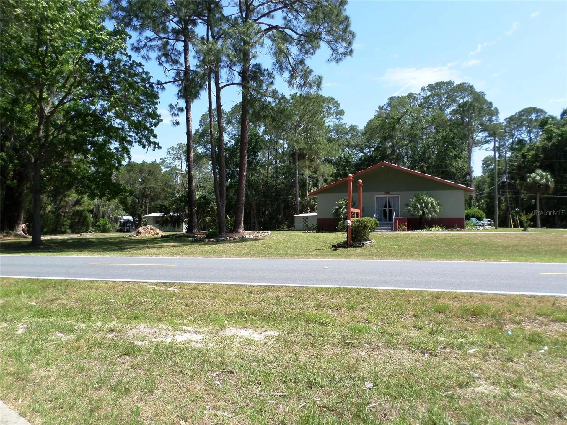 6005 Highway 40 W Yankeetown FL 34498