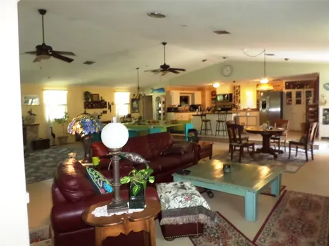 6005 Highway 40 W Yankeetown FL 34498