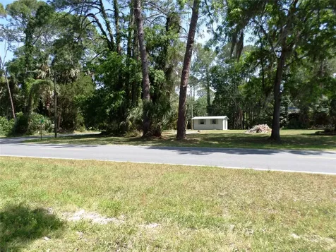 6005 Highway 40 W Yankeetown FL 34498