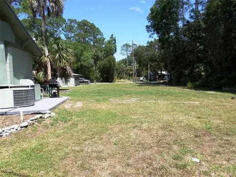 6005 Highway 40 W Yankeetown FL 34498