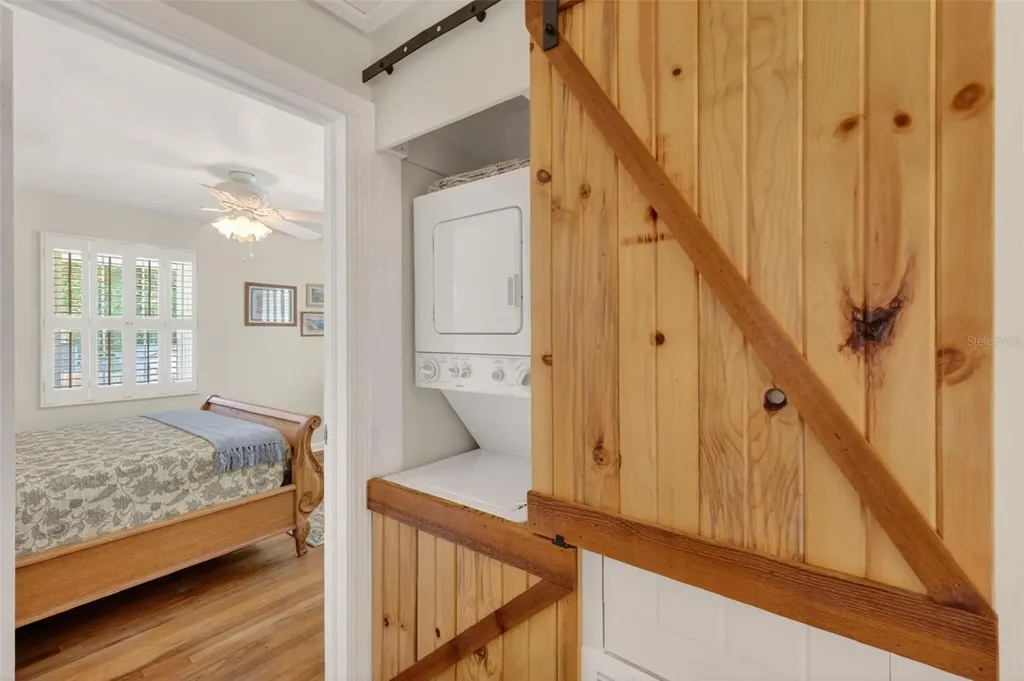 422 W 11th Avenue Mount Dora FL 32757