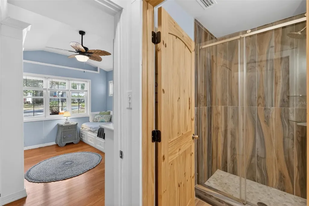 422 W 11th Avenue Mount Dora FL 32757