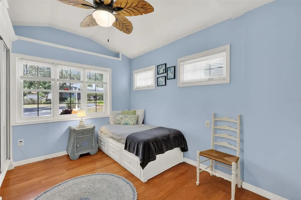 422 W 11th Avenue Mount Dora FL 32757