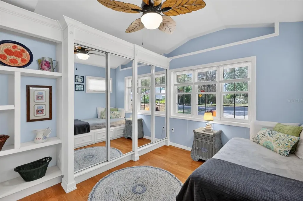 422 W 11th Avenue Mount Dora FL 32757