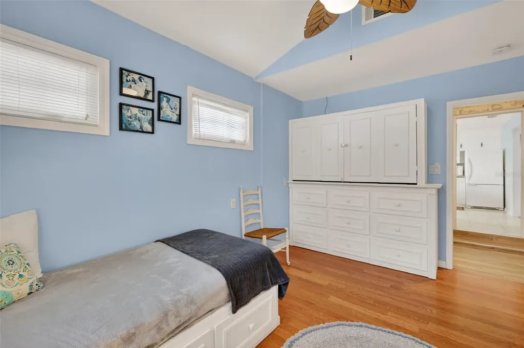 422 W 11th Avenue Mount Dora FL 32757