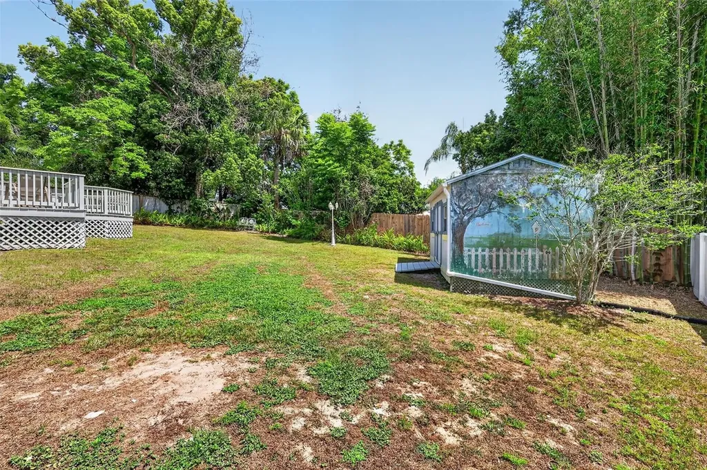 422 W 11th Avenue Mount Dora FL 32757