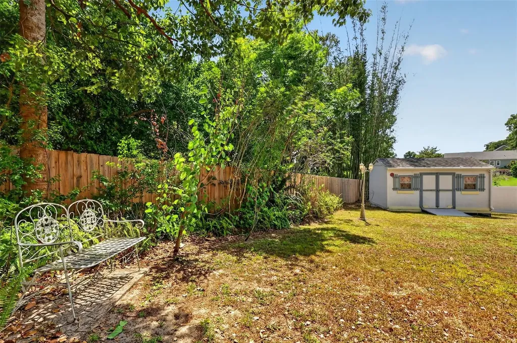 422 W 11th Avenue Mount Dora FL 32757