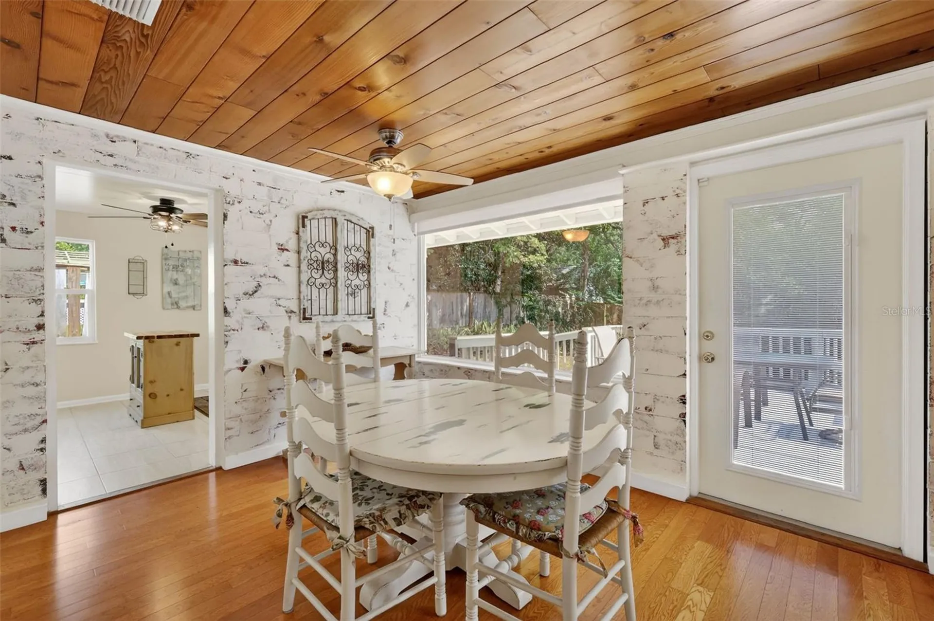 422 W 11th Avenue Mount Dora FL 32757